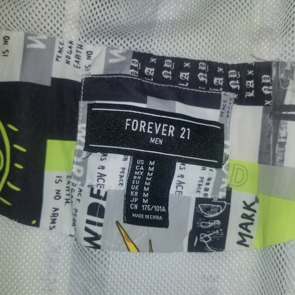 Forever 21 Mens Graphic Worldwide Windbreaker - Picture 8 of 10
